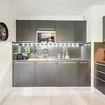 Rooftop Pool, Private Garden, At The Beach! Appartamento Antibes