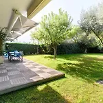 Rooftop Pool, Private Garden, At The Beach! *