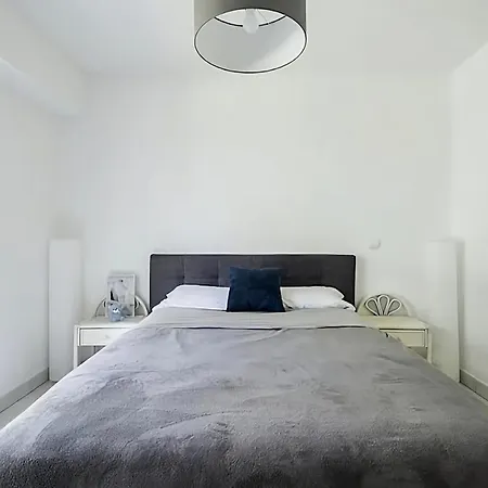 Rooftop Pool, Private Garden, At The Beach! * Antibes