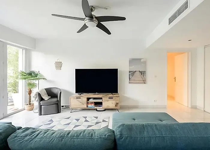 Apartmán Rooftop Pool, Private Garden, At The Beach! Antibes