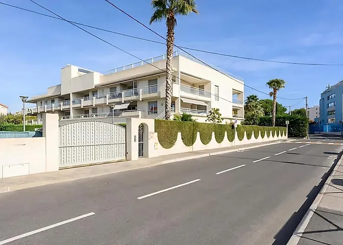 Rooftop Pool, Private Garden, At The Beach! Apartmán *