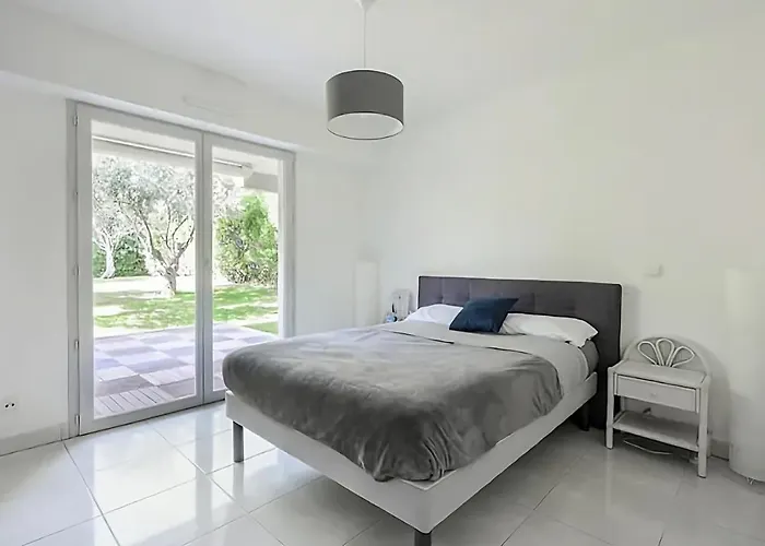 Rooftop Pool, Private Garden, At The Beach! Apartmán *