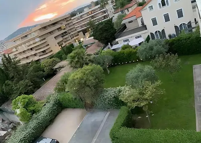 Apartmán Rooftop Pool, Private Garden, At The Beach!